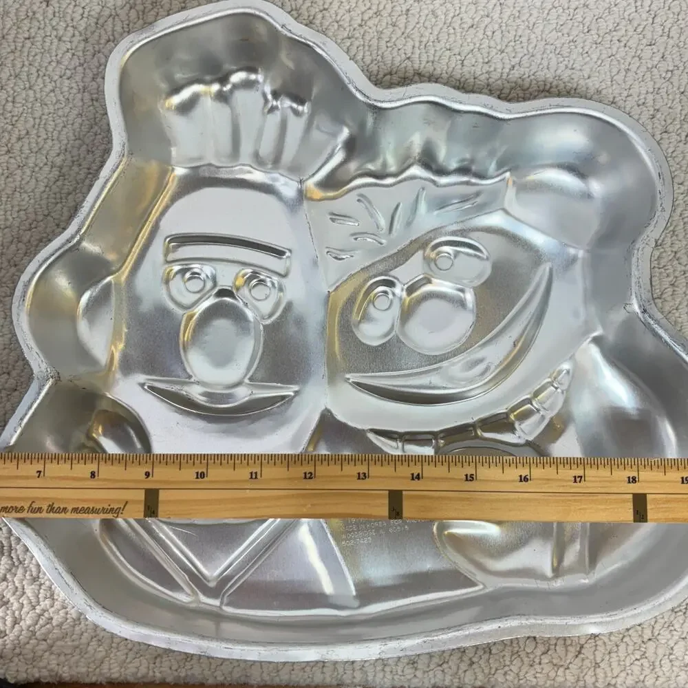 Bert & Ernie Wilton Birthday Cake Pan 1977 Sesame Street Aluminum #502-7423